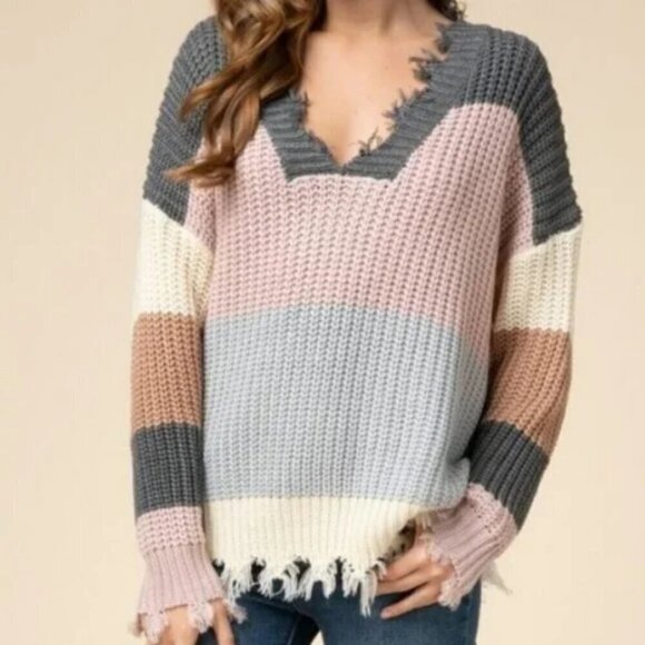 entro Sweaters - Entro EUC distressed raw hem deep V color block casual knit sweater size M